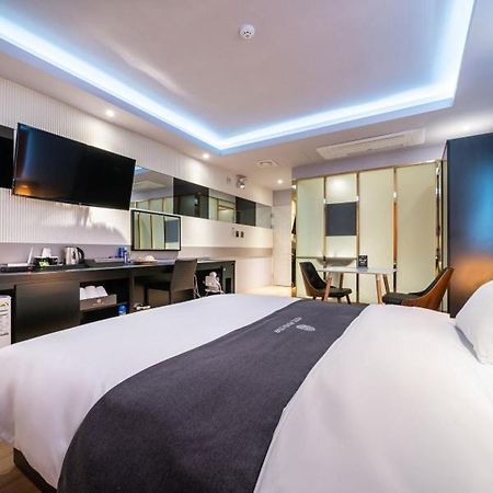 Gimpo Pentastar Hotel Bagian luar foto