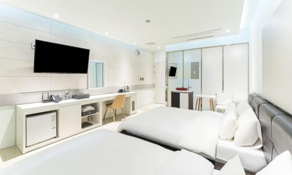 Gimpo Pentastar Hotel Bagian luar foto