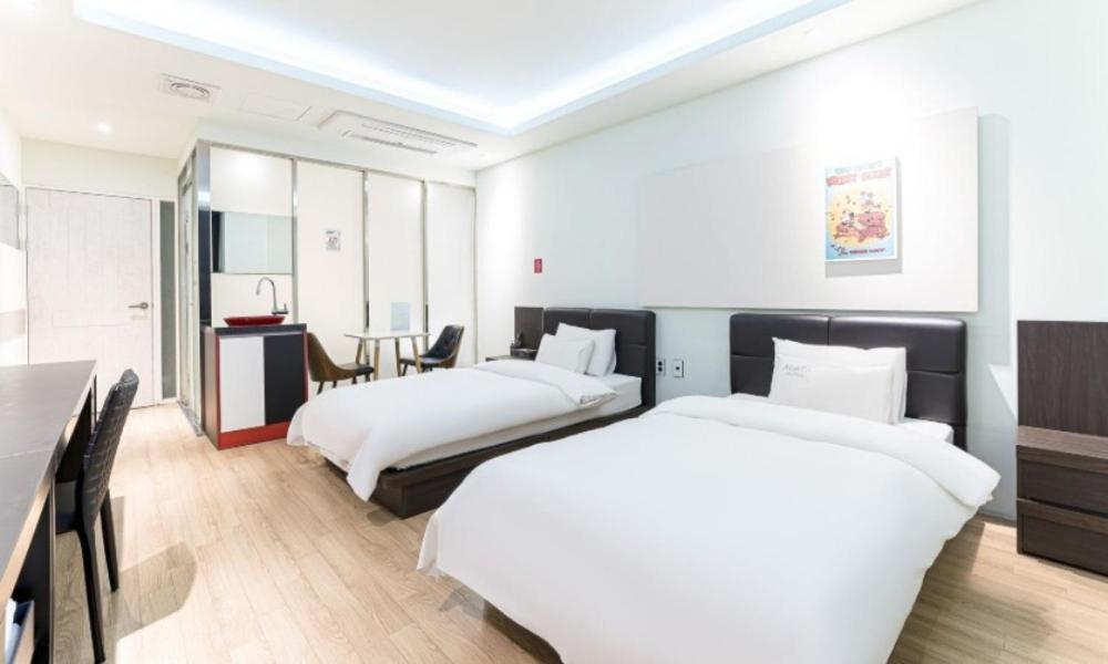 Gimpo Pentastar Hotel Bagian luar foto