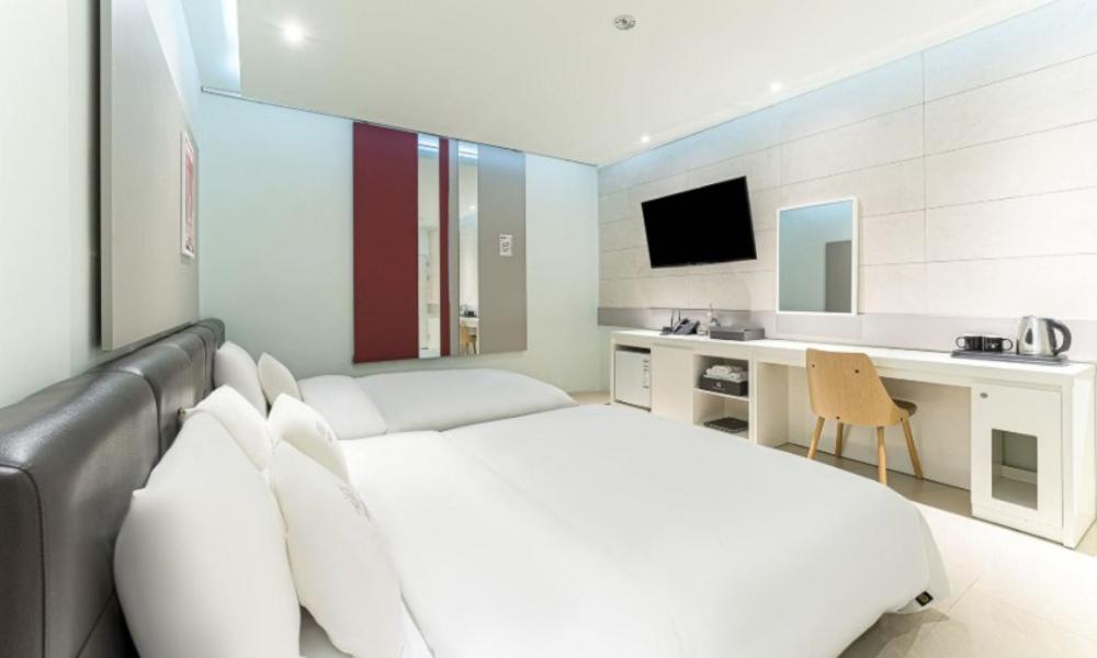 Gimpo Pentastar Hotel Bagian luar foto
